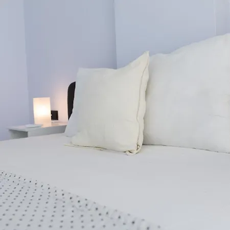 Luxury Seafront Duplex With Pool 别墅